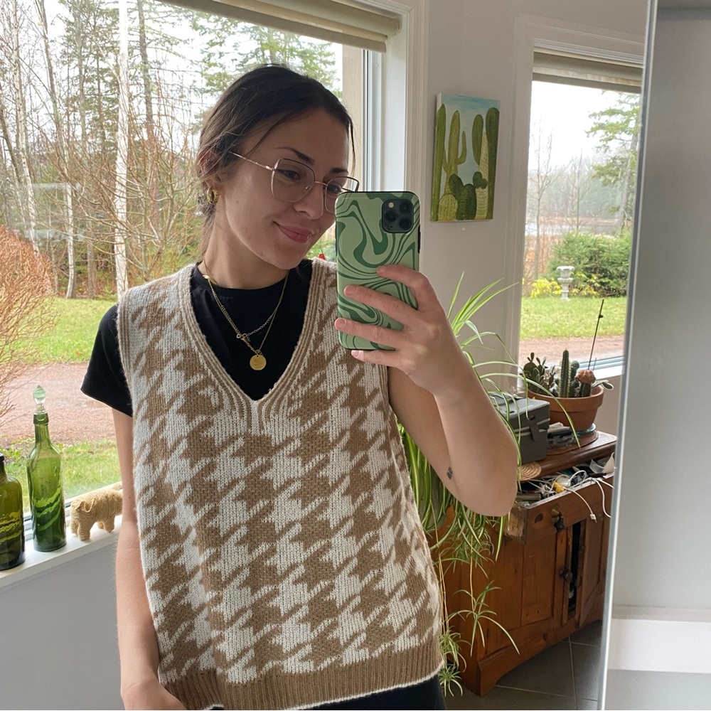 Sweater vest